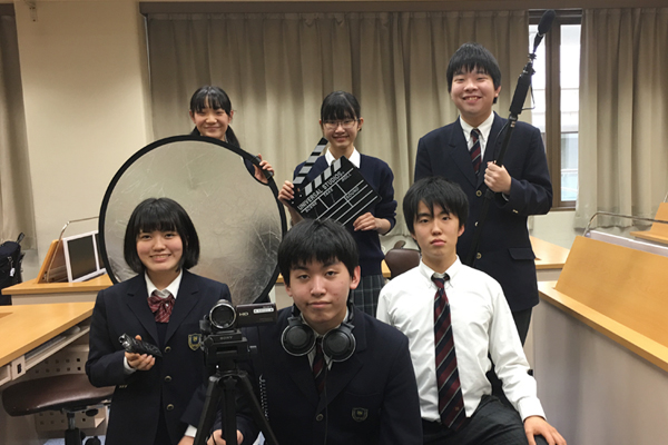 映画同好会 顧問 藤井 茅島 関田 活動日 進学補習にあわせ週2回程度 一言アピール 学園祭やコンクールに向けたオリジナル映像作品の製作を行っています 映画同好会 顧問 藤井 茅島 関田 活動日 進学補習にあわせ週2回程度 一言アピール 学園祭やコンクールに向けたオリジナル映像作品の製作を行っています